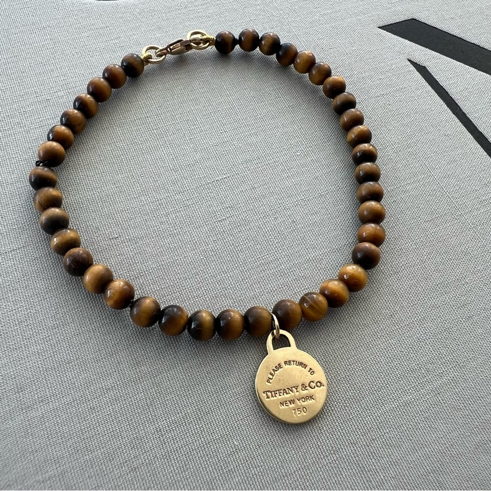 TIFFANY & CO. • Return to Tiffany™ 18K Yellow Gold Tag Tigers Eye Bead Bracelet - Picture 2 of 16